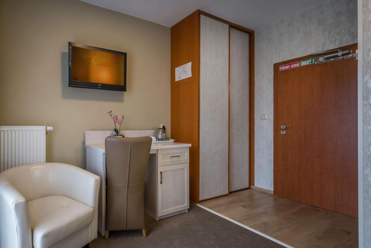 Penzion Larion Kralova Lehota Exterior foto